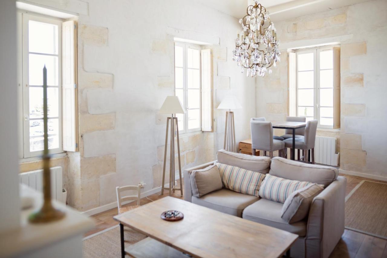 Appartamento XVIII Century Gem With Magnificent Views Of The Harbour With A Private Garage Saint-Martin-de-Ré Esterno foto