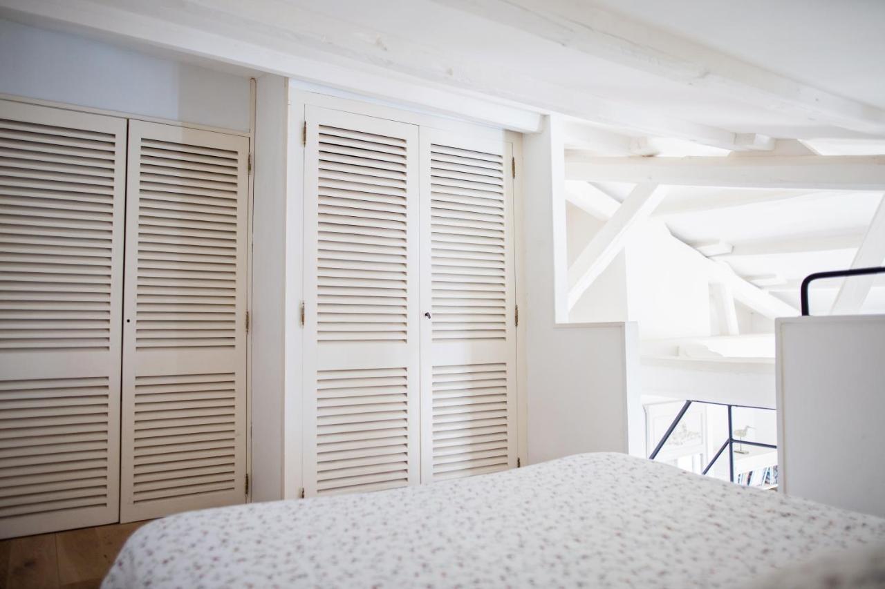 Appartamento XVIII Century Gem With Magnificent Views Of The Harbour With A Private Garage Saint-Martin-de-Ré Esterno foto